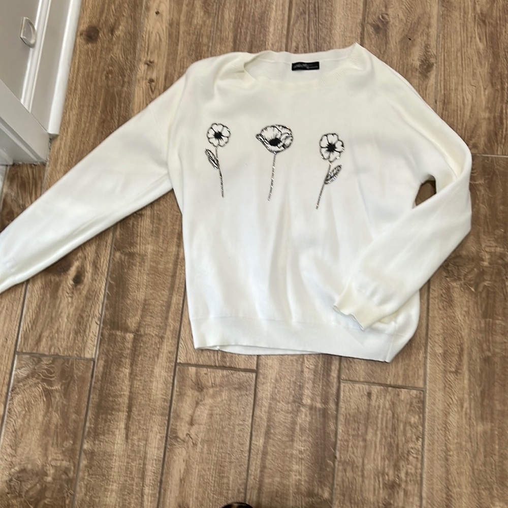 Cream sweater - size medium-